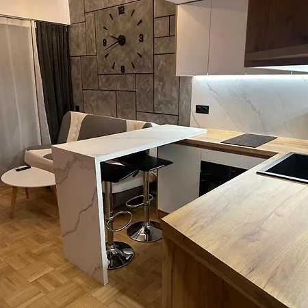 Lazur * 布尔加斯